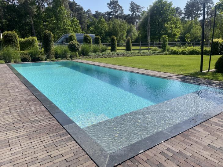 Zwembad, terras, kleiklinkers, boordsteen, tuinaanleg, Total Pool Concept, renovatie, filtratie, hydrolise, waterbehandeling